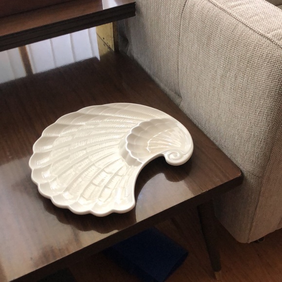 Pretty seashell dish - Picture 2 of 5